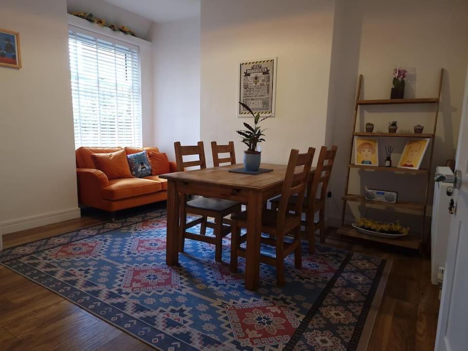 マンチェスター Gorgeous Edwardian Terrace In Old Traffordヴィラ エクステリア 写真