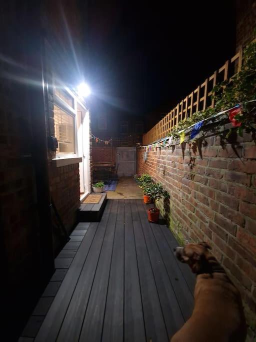 マンチェスター Gorgeous Edwardian Terrace In Old Traffordヴィラ エクステリア 写真